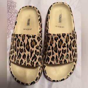 Cushionaire leopard print pillow slides